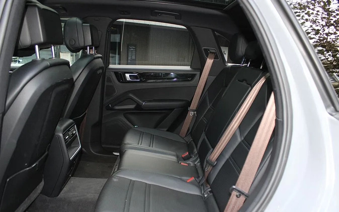 Porsche Cayenne cena 289900 przebieg: 59700, rok produkcji 2018 z Obrzycko małe 781